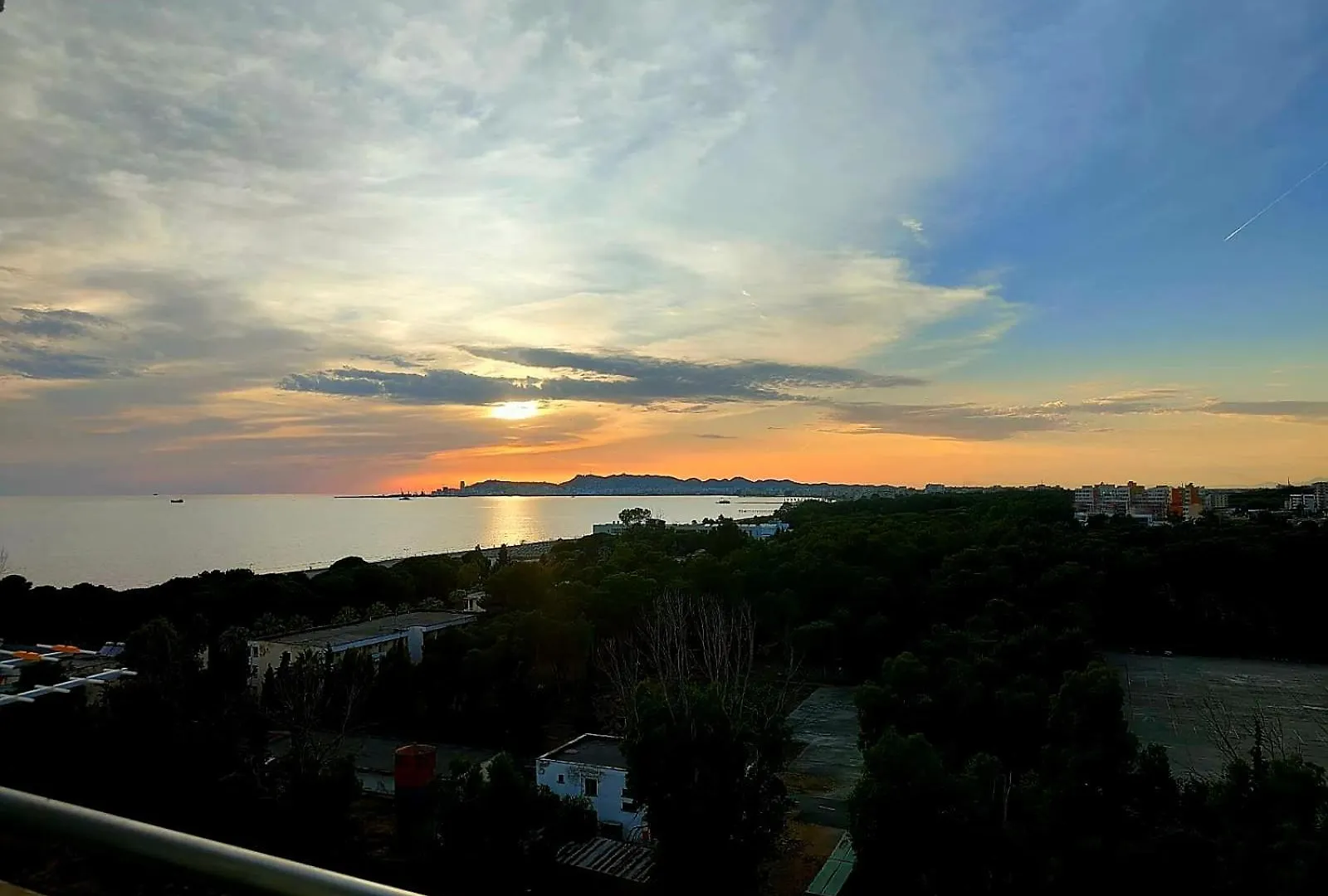 Magnifique Duplex Avec Terrasse Et Balcon Vue Mer A 100M De La Plage 3 Chambres دراس